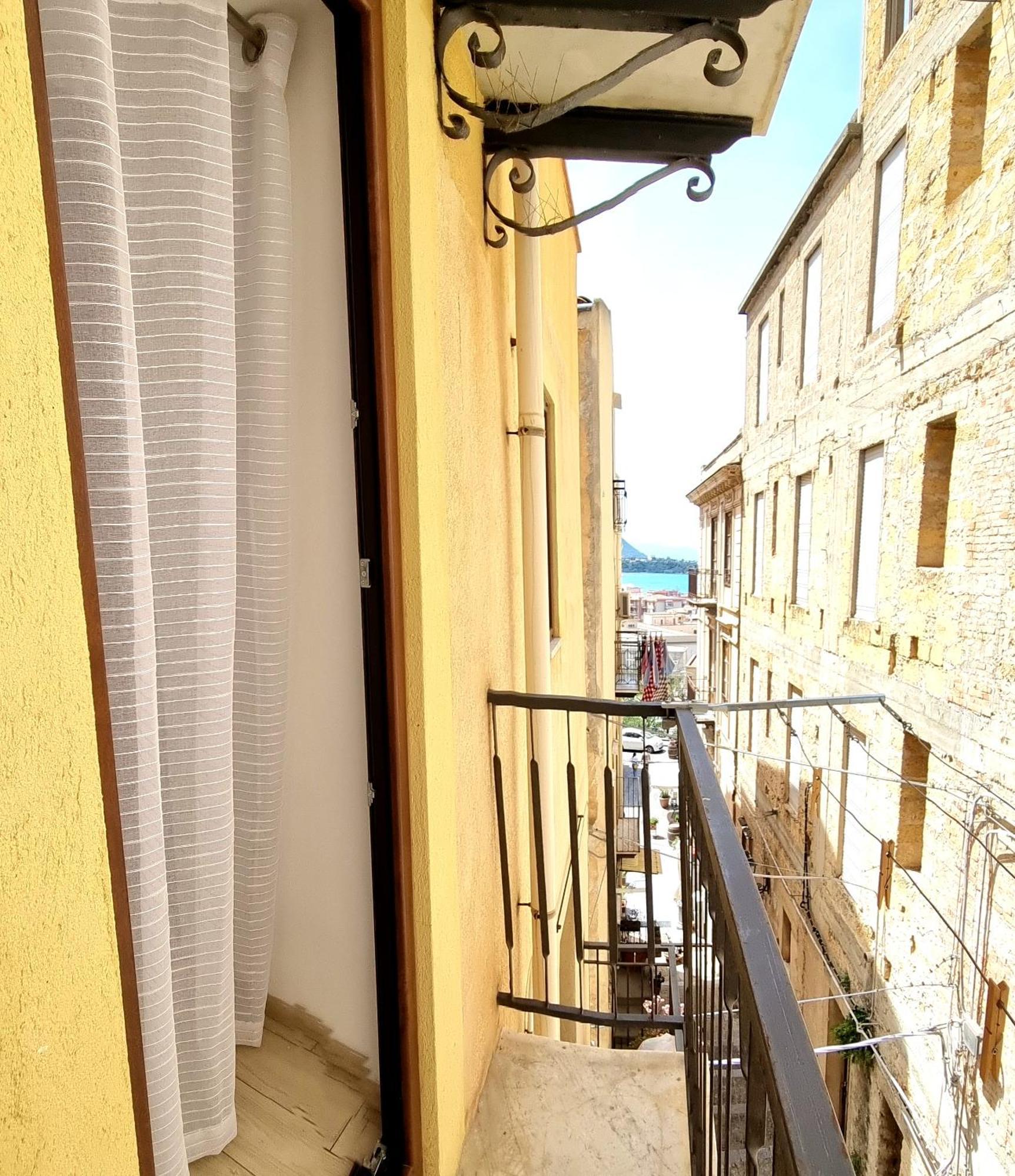 Porta Terra Apartment Чефалу Екстер'єр фото